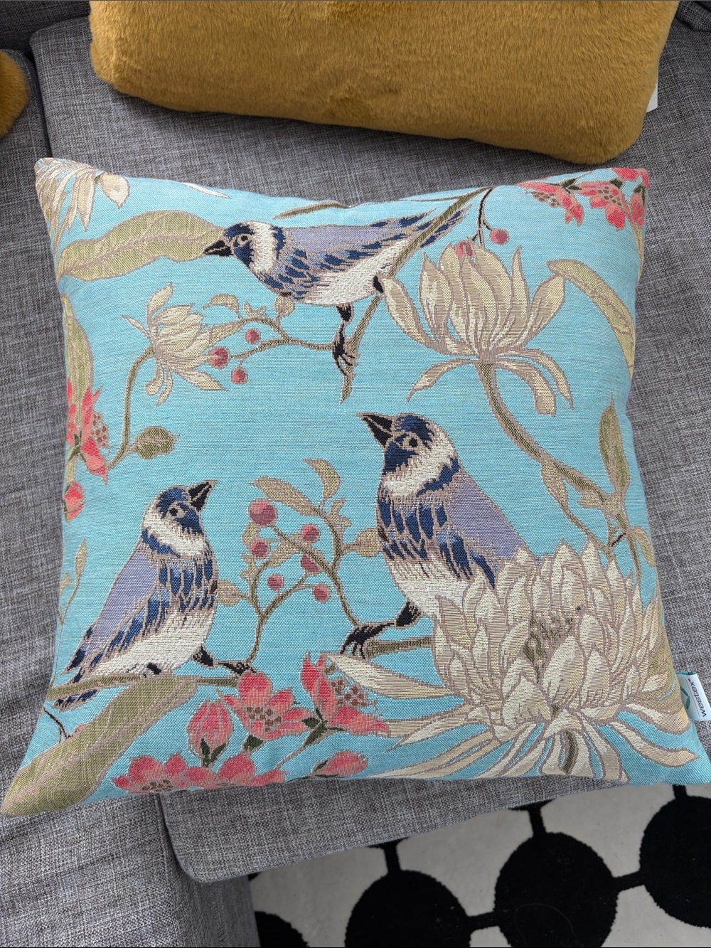 Beautiful cushion 🩵